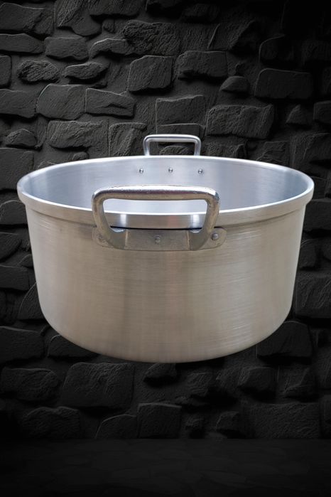 Tacho/caçarola grande nova em alumínio