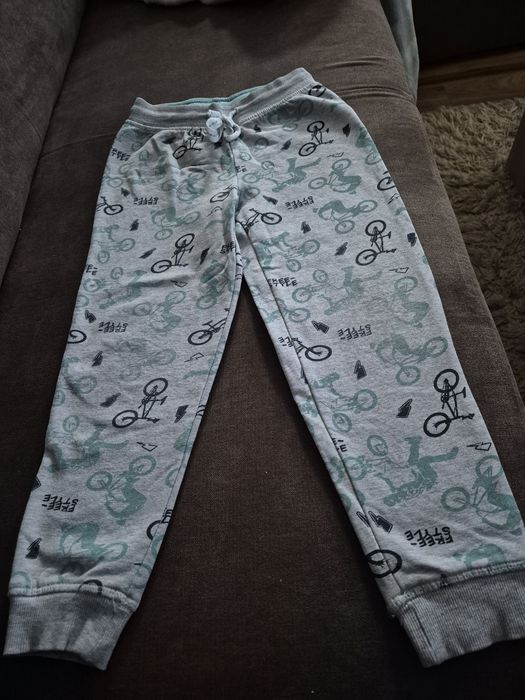 Dresy chłopięce 110/116