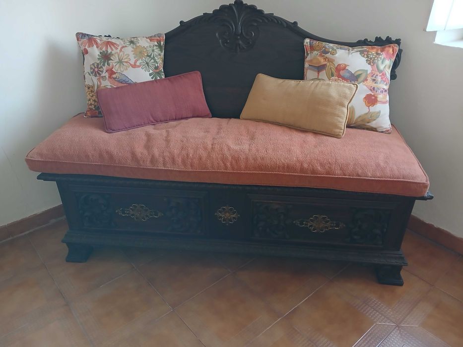 Vende se móveis usados