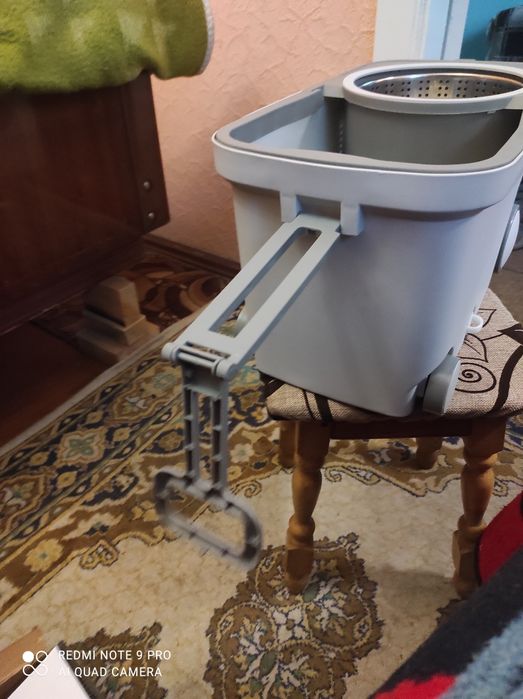 Швабра с ведом на колесах и механизмом отжима Fashion Sports Car Mop.