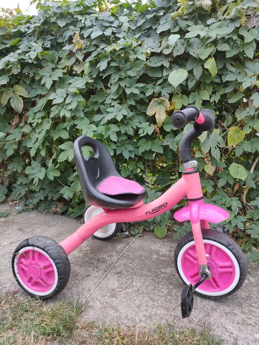 Триколісний велосипед для дівчинки