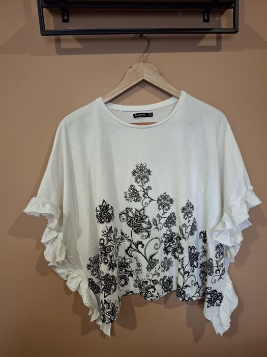 T-shirt branca, stradivarius, florida, tam S