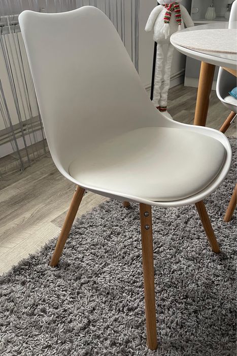 Продам стулья комплект  без стола !