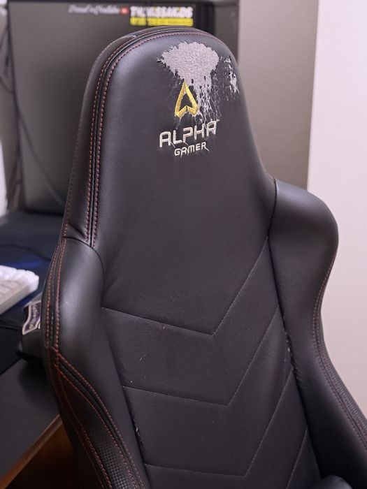 Vendo cadeira gamer Alpha Gamer Zeta usada