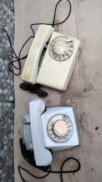 Дисковый телефон.