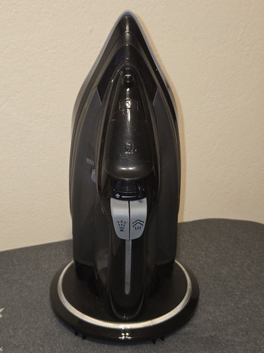 Żelazko Qilive czarne bezprzewodowe