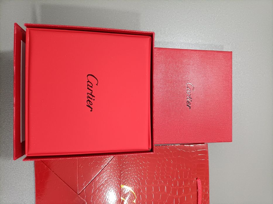 Caixa relógio de luxo Cartier