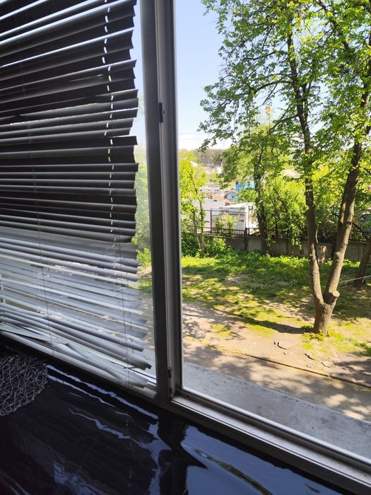 1-ка постійно є опалення і горяча вода, без комісії. м. Житомирська.