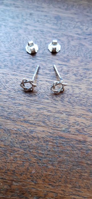 Brincos em prata círculo torcido