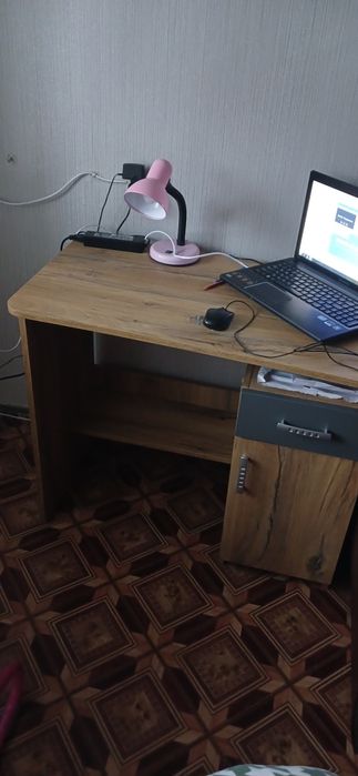 Продам новый письменный стол