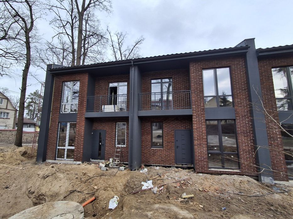 ВСТИГНИ купити  таунхаус в центрі міста Ірпінь.  КМ B-HILLS 90000