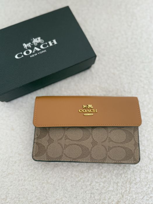 Portfel Coach z monogramem