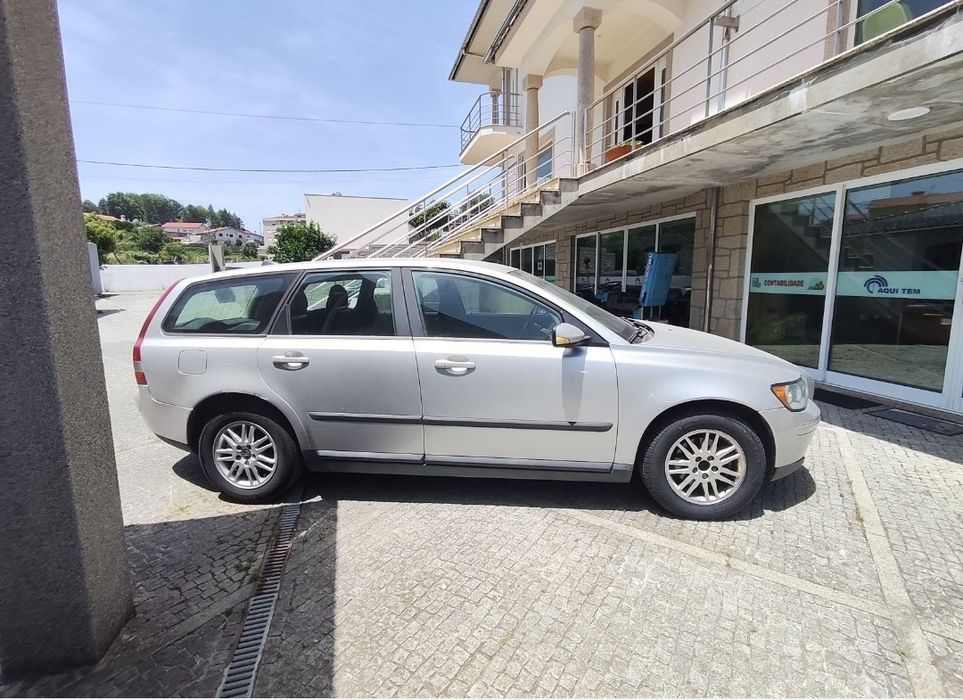 Volvo V50 de 2005 1.6d económica e fiável muito espaçososa e bom estado