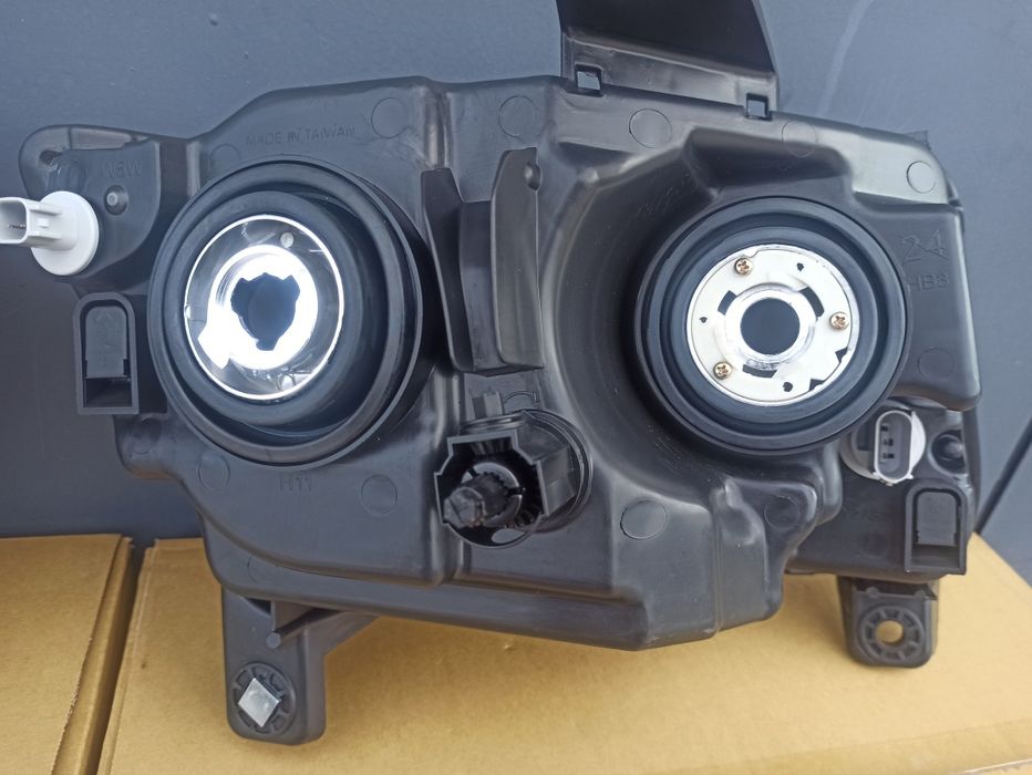 Фара Jeep Compass 2011-17 джып компас 68171214AA,68171215AA