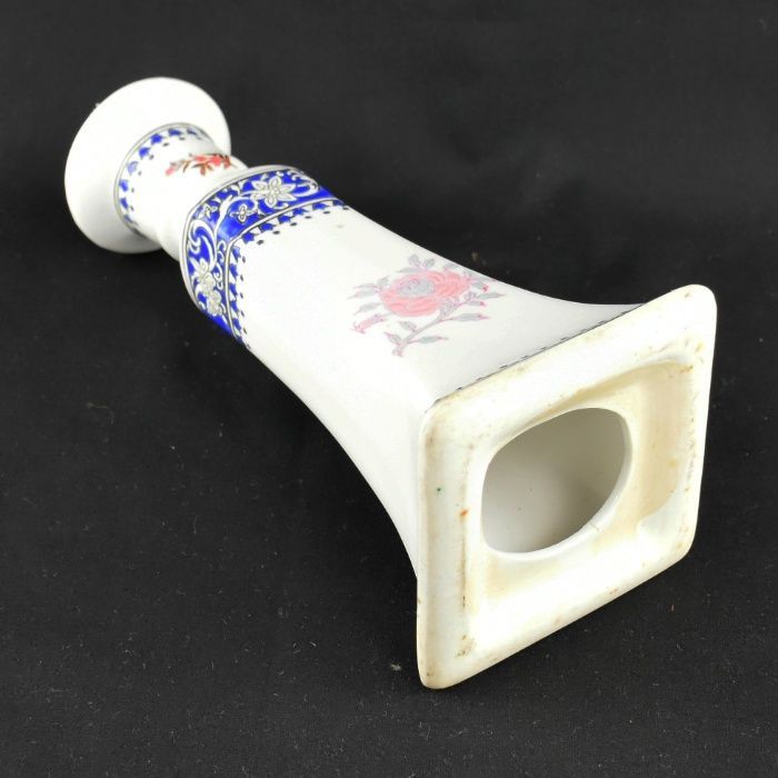 Castiçal em Porcelana com brasão “Chateau de Versailles”