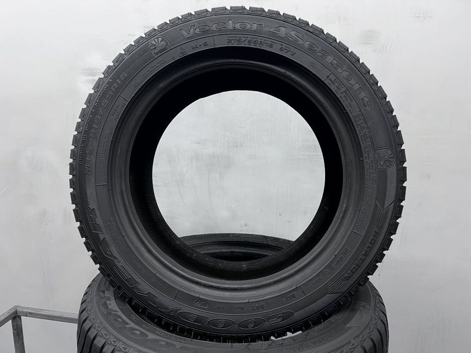 2шт всесезонні 215/55/R16 2023р Goodyear Vector 4 Seasons