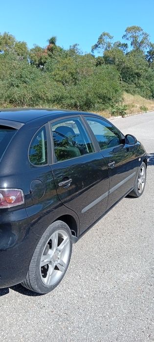 Carro com revisão feita. Em ótimo estado.