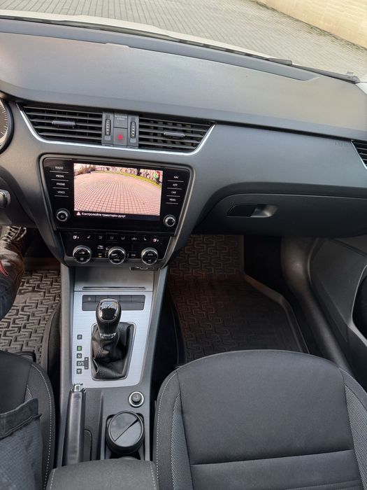 Продам Skoda Octavia Combi офіційна 2018 року