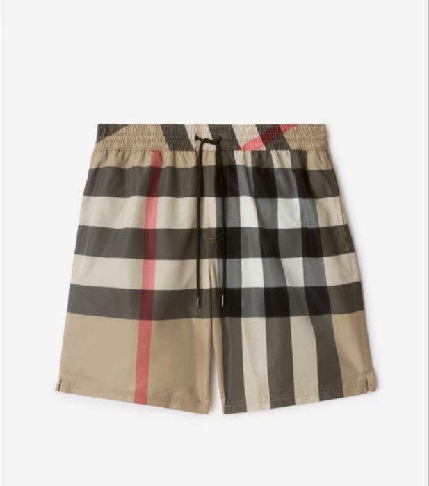 Roupas de luxo novas