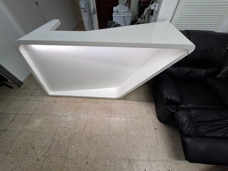 Balcão de Receção Branco com luz