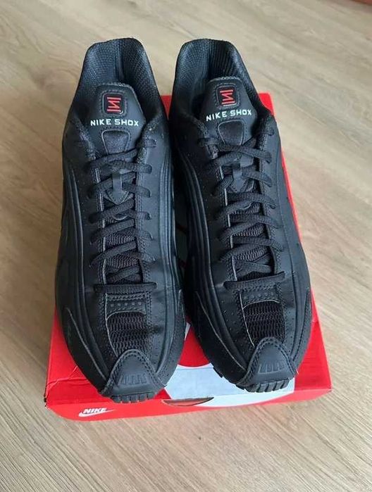 Nike Shox R4 Black Bright Crimson R.44