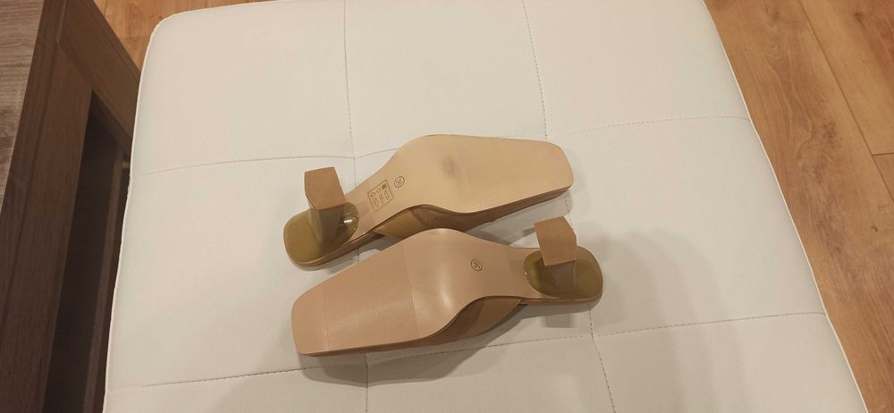 Zamszowe buty/klapki 36