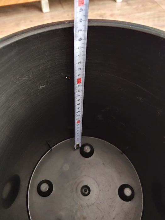 Donica      .      .