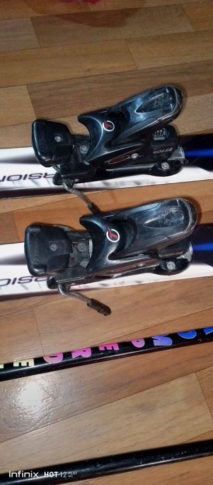 комплект чоботи лижні та лижі