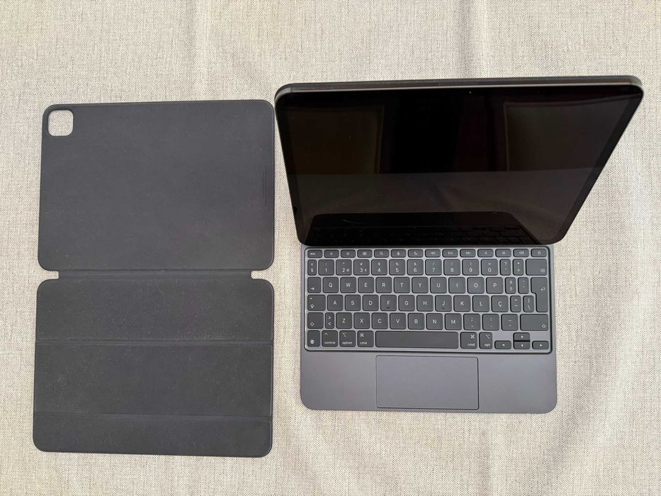 Apple iPad Pro 11.0'' - M4 - 512GB - WiFi + Cellular - Cinzento + Magic Keyboard (layout PT) + Smart Folio