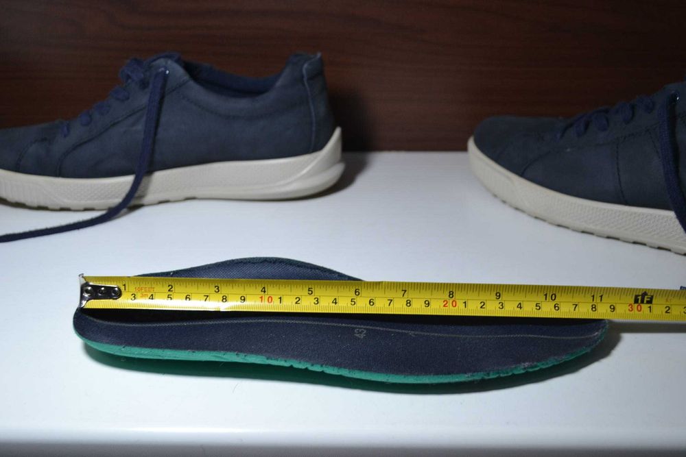 ecco 43р кроссовки кожаные сникерсы ботинки оригинал