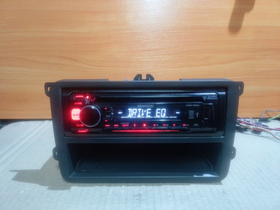 Автомагнітола KENWOOD KDC-100UR USB, AUX, CD