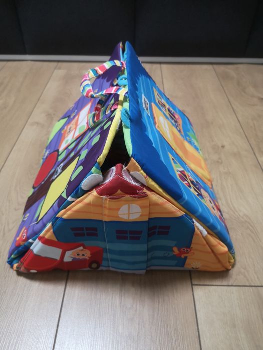 Kolorowa mata Lamaze domek namiot