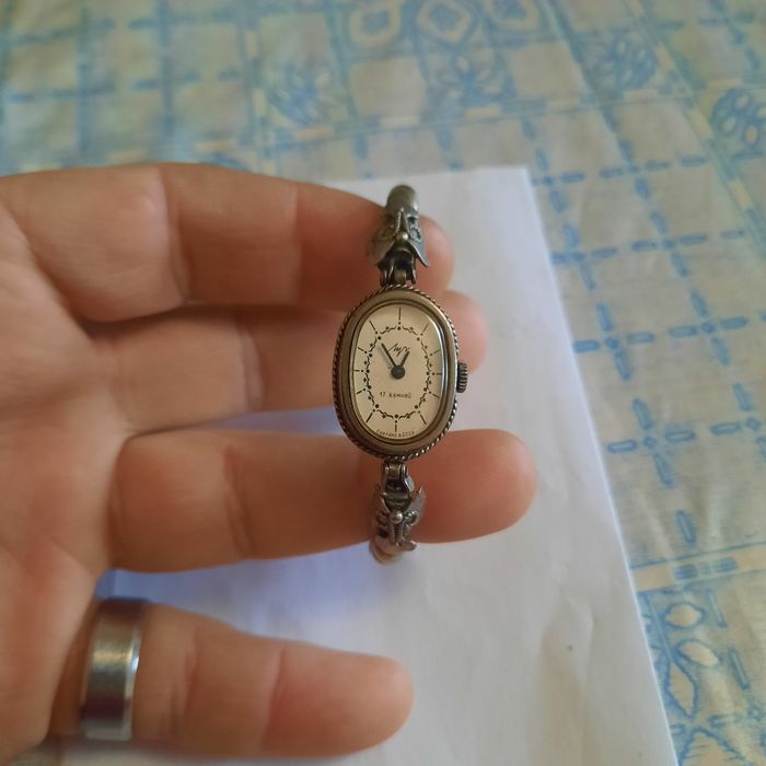 Продам часы Луч производство СССР .