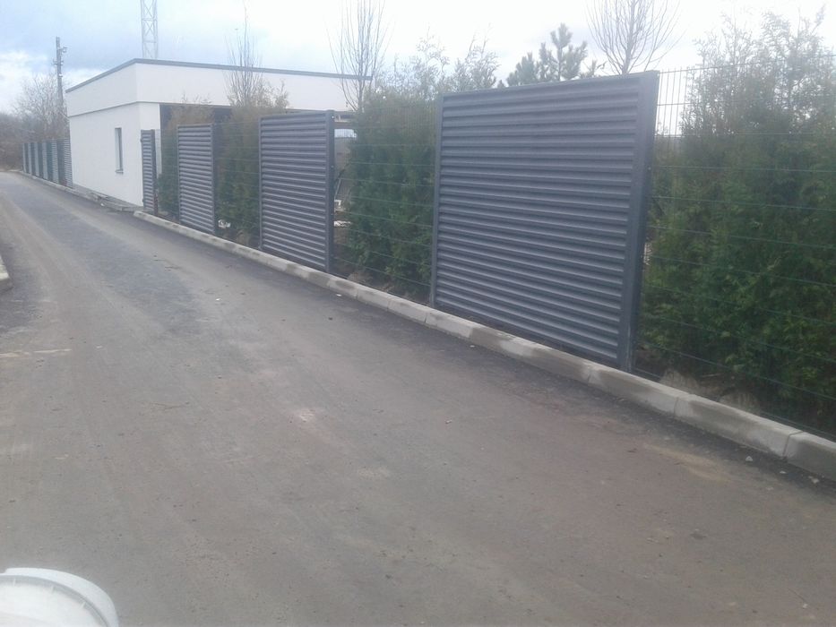 Бригада надає послуги.