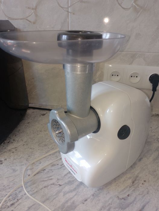 Мясорубка moulinex hv2 1400w