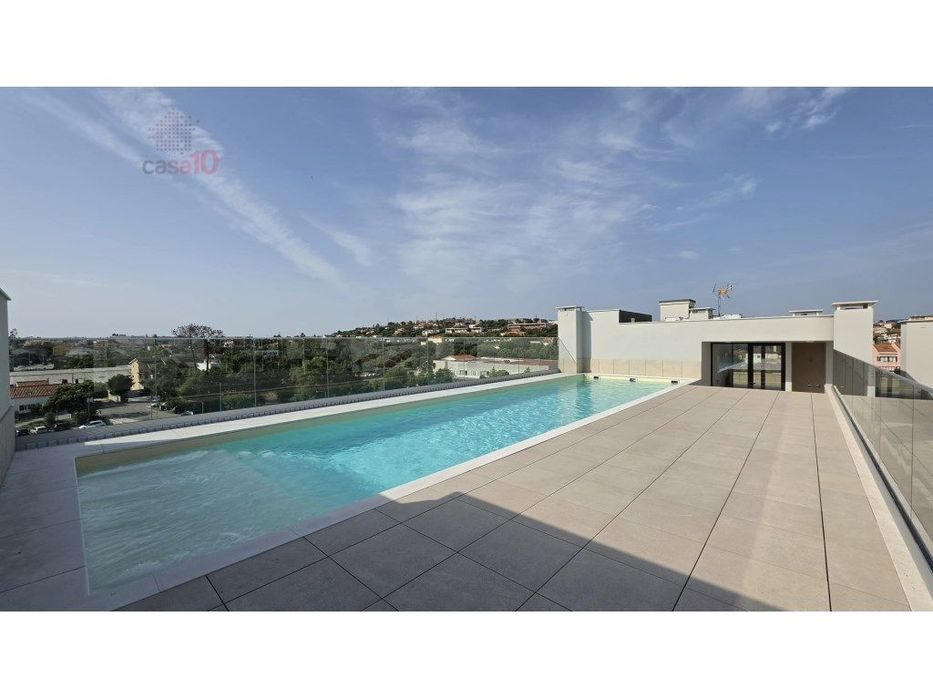 Apartamento T2 novo, com piscina comum, em Fátima