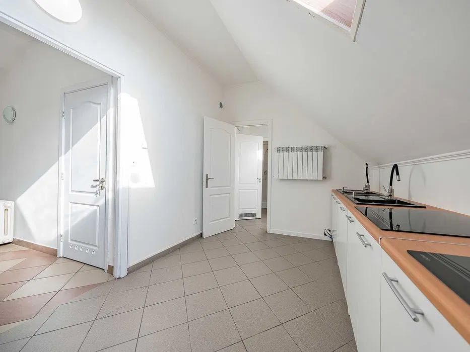 Сеть хостелов Киев Все районы Все станции метро Больше 50-ти хостелов