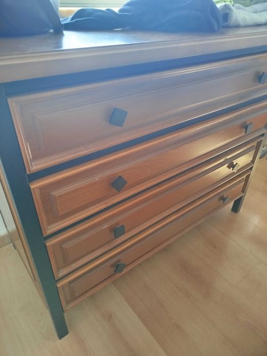 Conjunto quarto - cama IKEA Lillesand com 2 mesas de cabeceira e cómoda