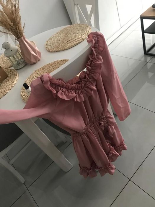 Sukienka w rozmiarze S /M NOWA