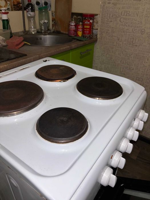 Электрическая плита Indesit .