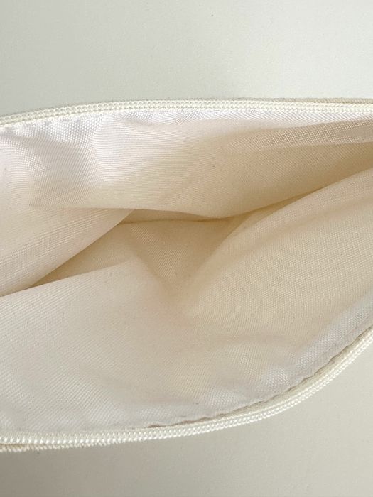 Beżowa kosmetyczka z podszewką