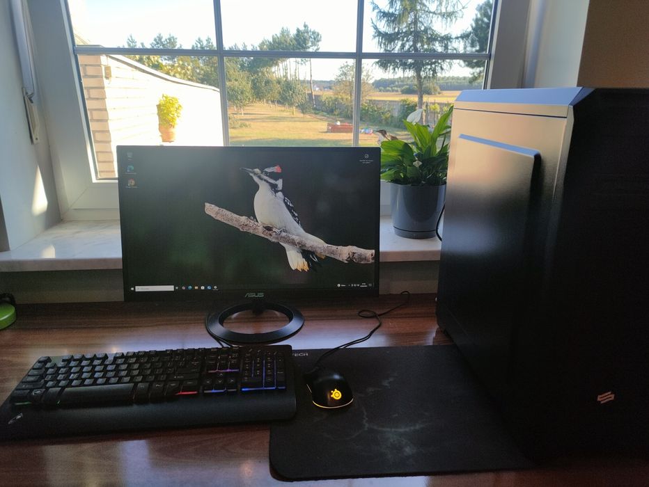 Komputer stacjonarny 1050 ti+ monitor Asus 24"  + klawiatura gratis