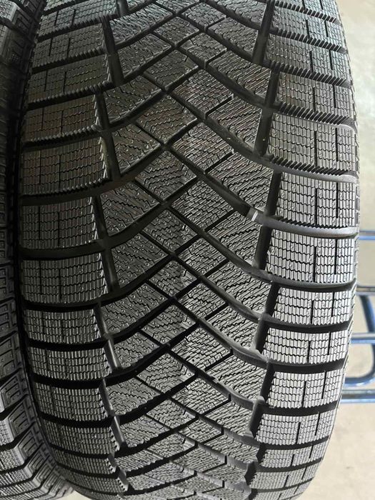 255/55/18 R18 Pirelli Ice Zero 4шт нові зима