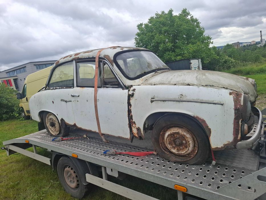 Syrena 105 Wartburg 353 do remontu lub na części silnik OK