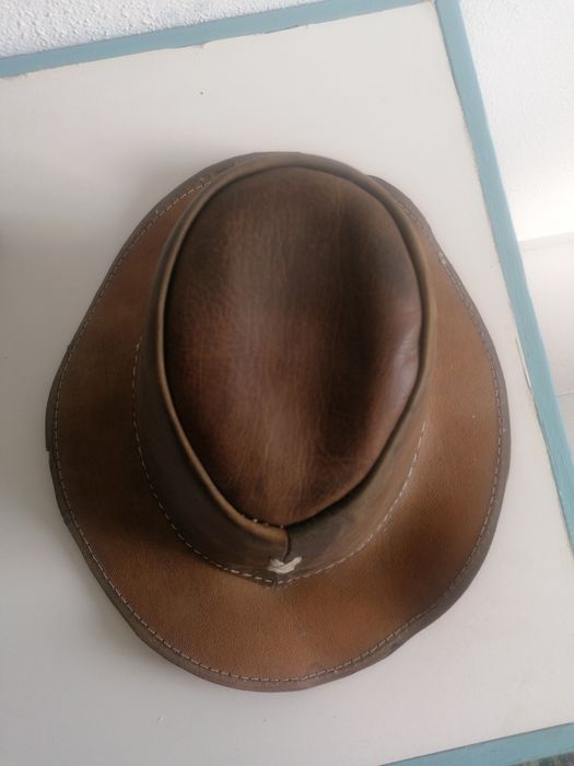 Chapéu camurça novo