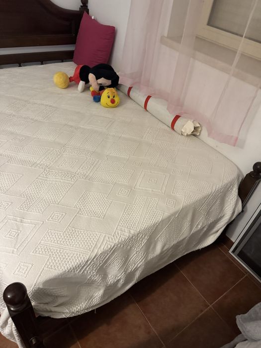 Cama de Solteiro (Corpo e Meio)