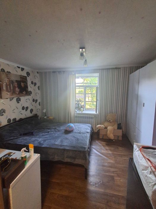 Продаж частини будинку Космос Радіо