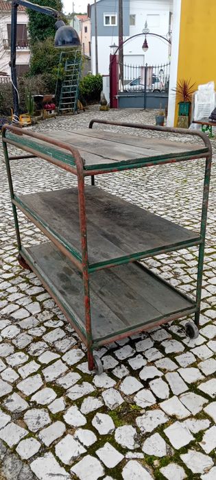 Carrinho industrial em ferro