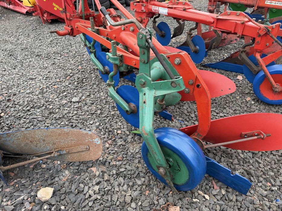 Плуг Квернеланд Kverneland 3 x 40