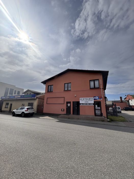 Wynajmę pomieszczenia usługowe** biurowe** klimatyzacja ** całe piętro